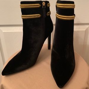NEW Nine West Teresa Booties Black/Gold